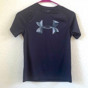 {Under Armour} Black Loose Fit Shirt